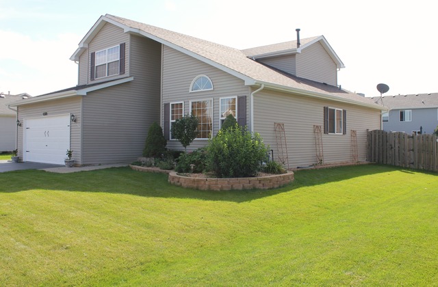 4308 Mallard Ln, Plainfield, IL 60586 photo 2