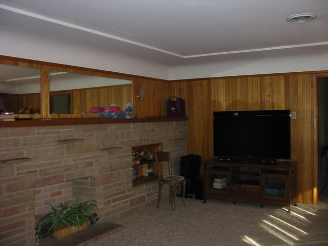 817 10th St, Peru, IL 61354 photo 2