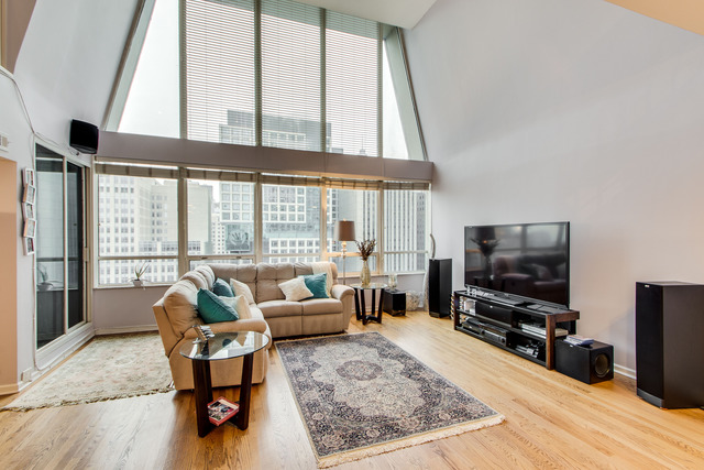 201 E Chestnut St #24D, Chicago, IL 60611 photo 12
