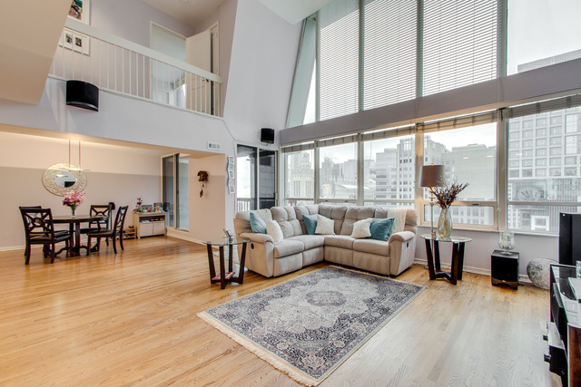 201 E Chestnut St #24D, Chicago, IL 60611 photo 3