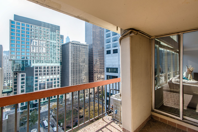 201 E Chestnut St #24D, Chicago, IL 60611 photo 6