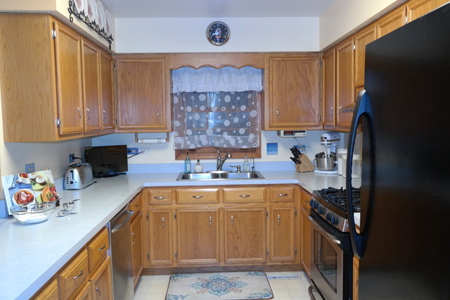 705 Buffalo Dr, Minooka, IL 60447 photo 4
