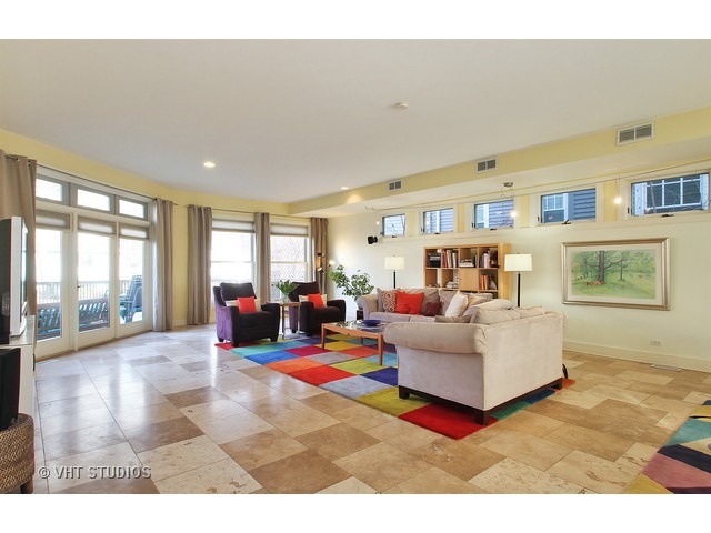 1815 Wesley Ave, Evanston, IL 60201 photo 2
