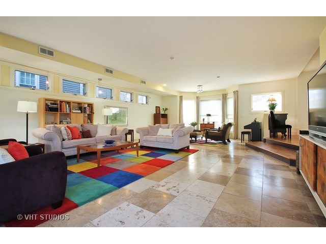 1815 Wesley Ave, Evanston, IL 60201 photo 3
