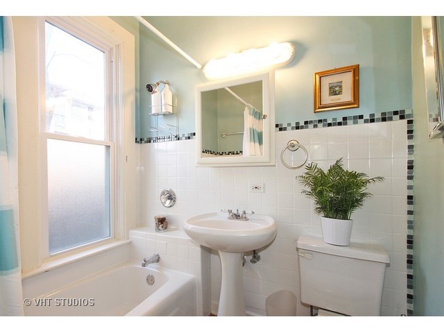 1815 Wesley Ave, Evanston, IL 60201 photo 12