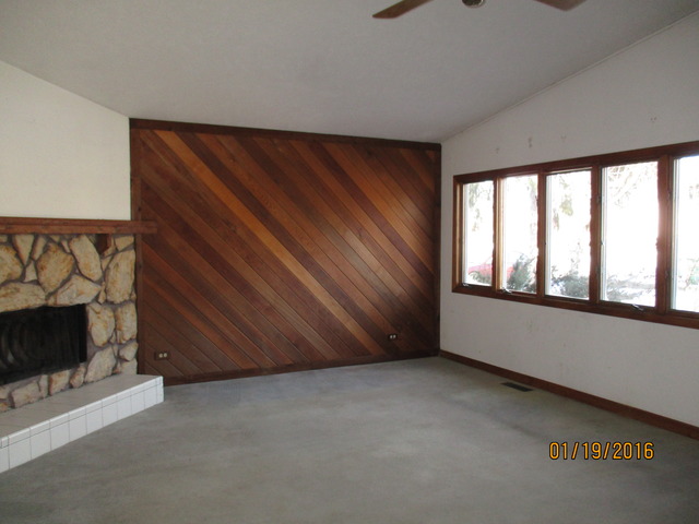 366 S Wolf Rd, Wheeling, IL 60090 photo 2