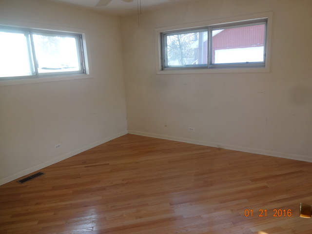 366 S Wolf Rd, Wheeling, IL 60090 photo 5