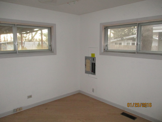 366 S Wolf Rd, Wheeling, IL 60090 photo 8