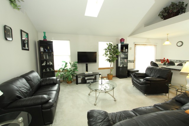 4505 Skylark Ln, Plainfield, IL 60586 photo 2