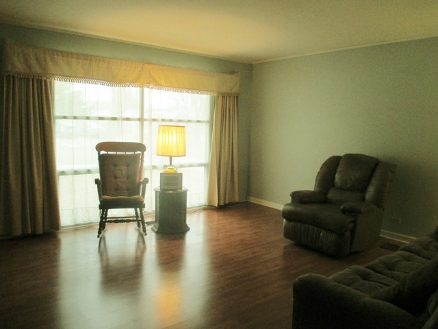 87 W Wayne Pl, Wheeling, IL 60090 photo 3