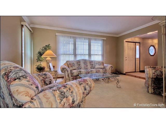 1270 Cobblers Xing, Elgin, IL 60120 photo 6