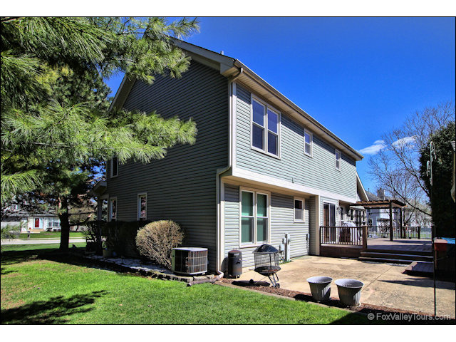 1270 Cobblers Xing, Elgin, IL 60120 photo 22