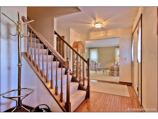 1270 Cobblers Xing, Elgin, IL 60120 photo 3