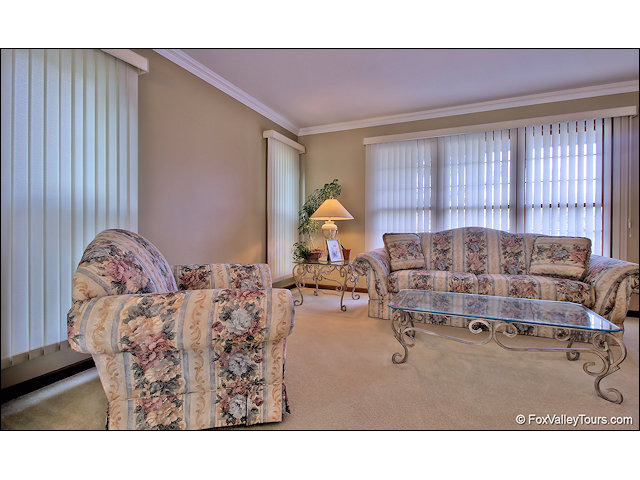 1270 Cobblers Xing, Elgin, IL 60120 photo 5