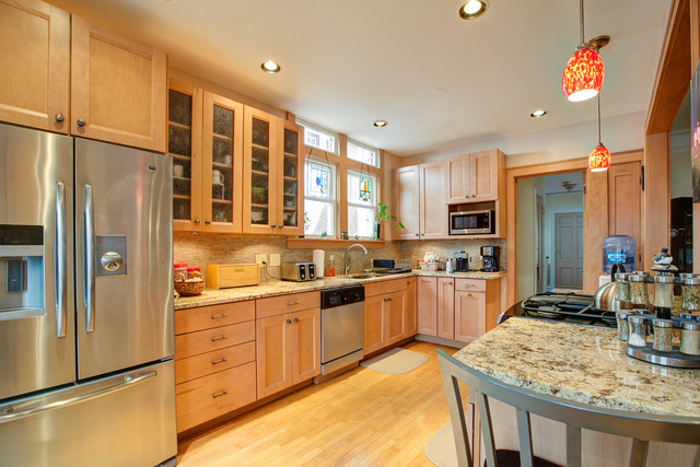942 Maple Ave, Evanston, IL 60202 photo 3