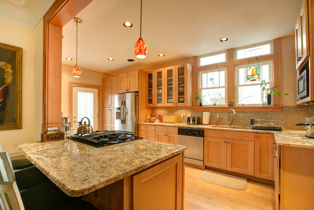 942 Maple Ave, Evanston, IL 60202 photo 2