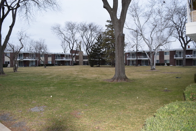 100 Deborah Ln #A23, Wheeling, IL 60090 photo 2