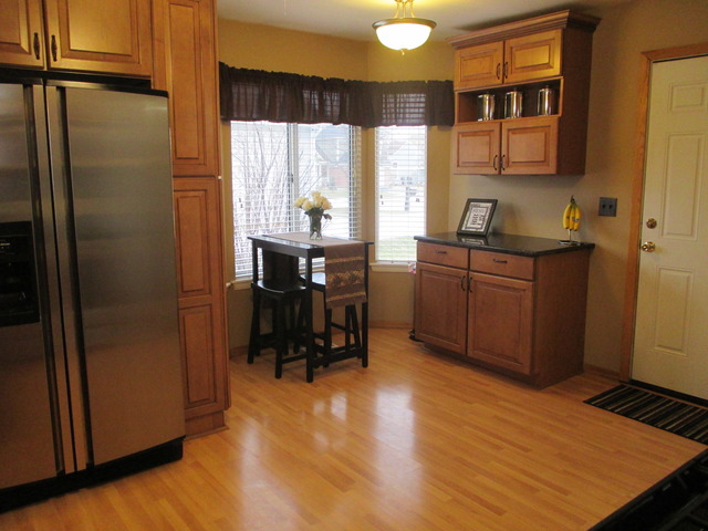 1486 Beaumont Cir, Bartlett, IL 60103 photo 2