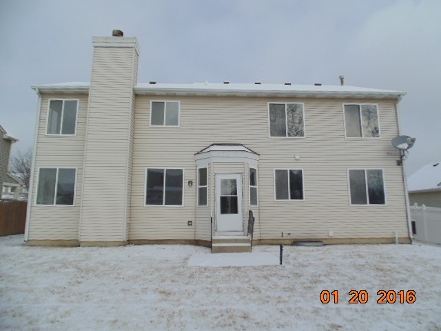 1699 Grantham Ln, Aurora, IL 60503 photo 2