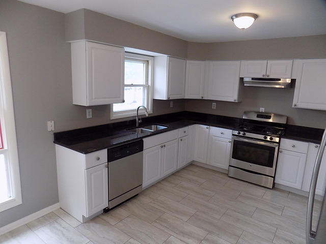 413 E Union St, Seneca, IL 61360 photo 5
