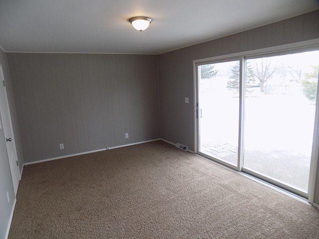413 E Union St, Seneca, IL 61360 photo 12