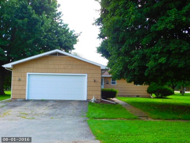 413 E Union St, Seneca, IL 61360 photo 1