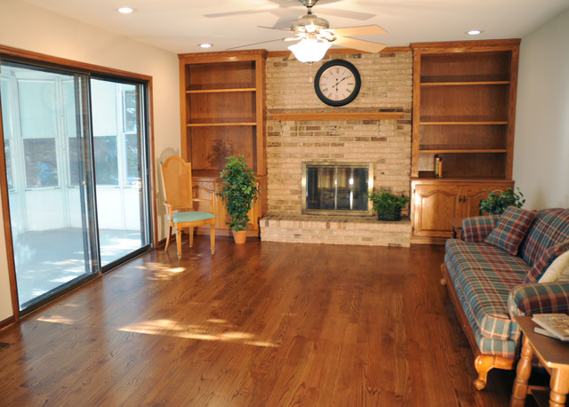 1655 Brittany Ln, Hoffman Estates, IL 60192 photo 4