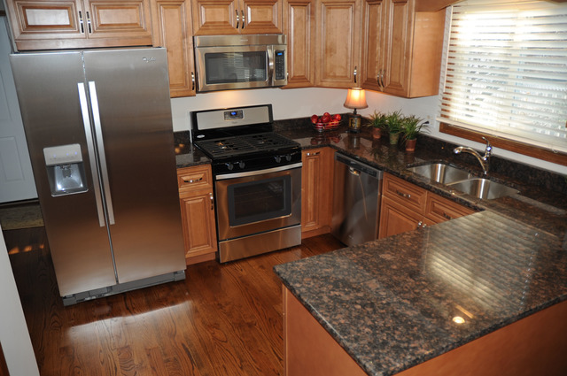 1655 Brittany Ln, Hoffman Estates, IL 60192 photo 2