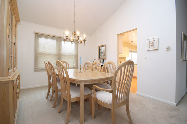 2072 Gladstone Dr, Wheaton, IL 60189 photo 8