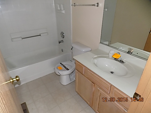 890 Symphony Dr, Aurora, IL 60504 photo 4