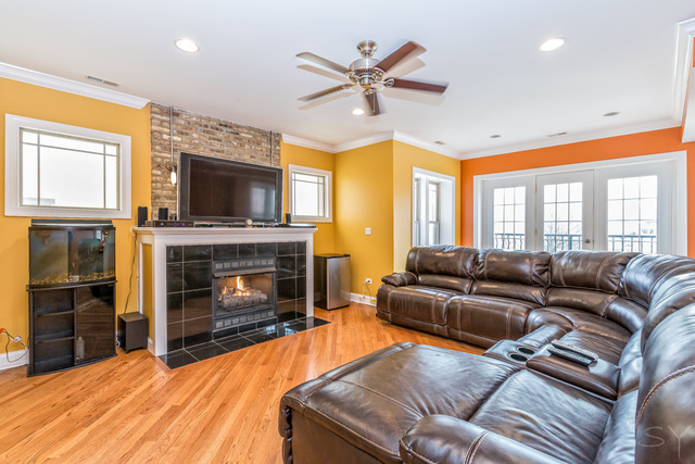911 Maple Ave #2S, Evanston, IL 60202 photo 2