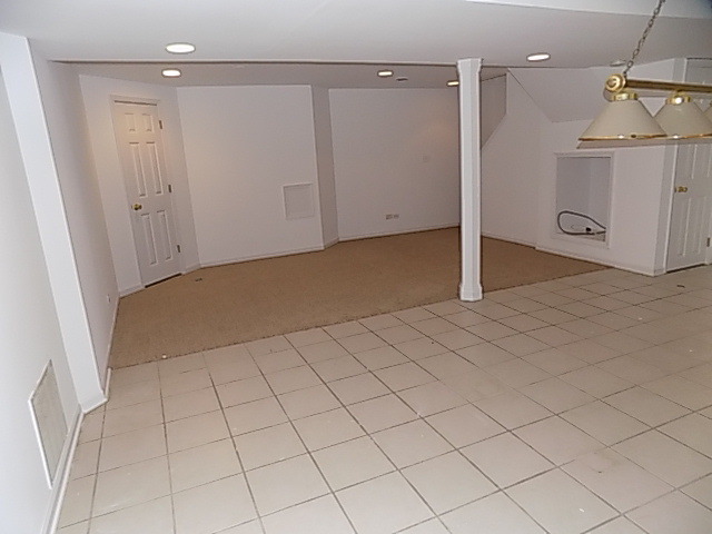 2902 Coastal Dr, Aurora, IL 60503 photo 2