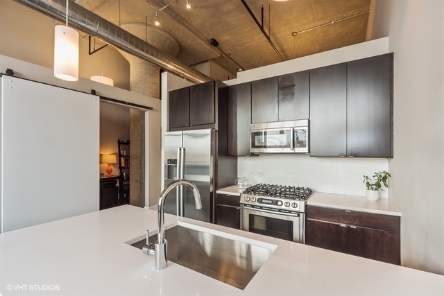 1800 W Grace St #526, Chicago, IL 60613 photo 5