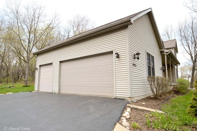 9703 Fox Bluff Ln, Spring Grove, IL 60081 photo 23
