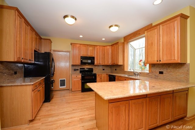 9703 Fox Bluff Ln, Spring Grove, IL 60081 photo 3