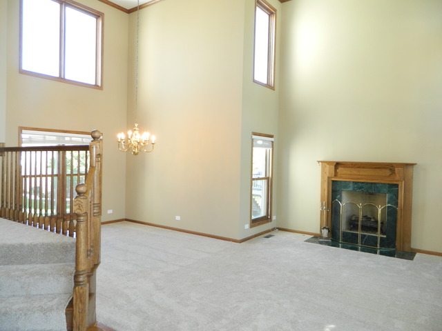 5285 Landers Dr, Hoffman Estates, IL 60192 photo 4
