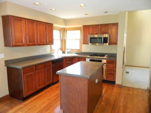 5285 Landers Dr, Hoffman Estates, IL 60192 photo 9