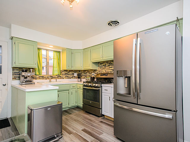 3906 Church St, Evanston, IL 60203 photo 8
