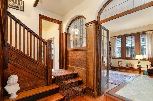 1357 E 56th St, Chicago, IL 60637 photo 2