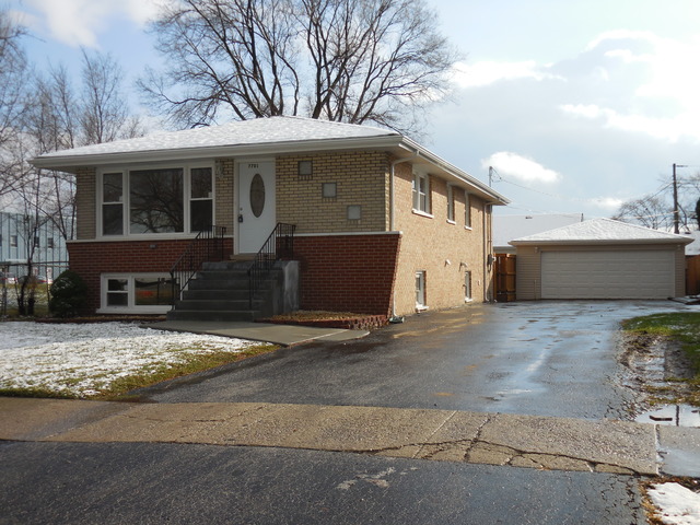 7701 W 80th Pl, Bridgeview, IL 60455 photo 3