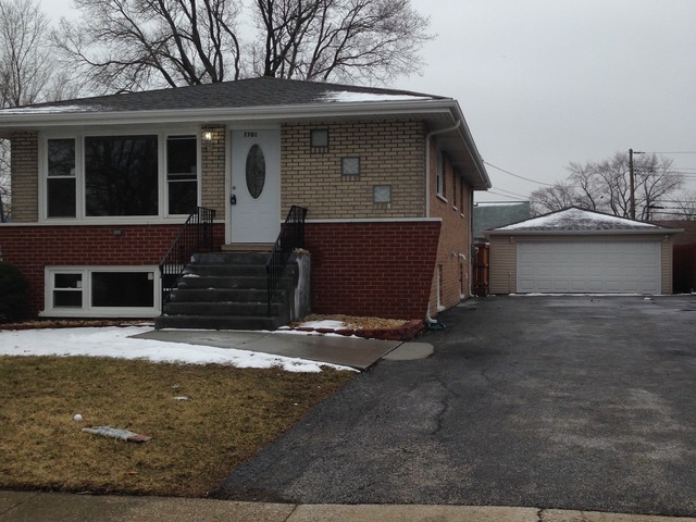 7701 W 80th Pl, Bridgeview, IL 60455 photo 2