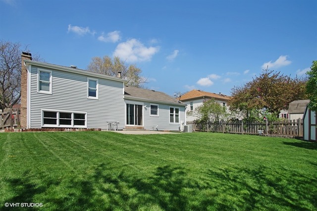 135 Exeter Ct, Roselle, IL 60172 photo 15