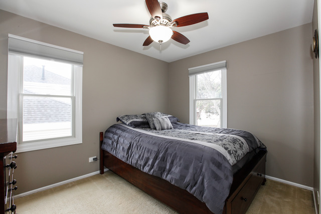 135 Exeter Ct, Roselle, IL 60172 photo 12