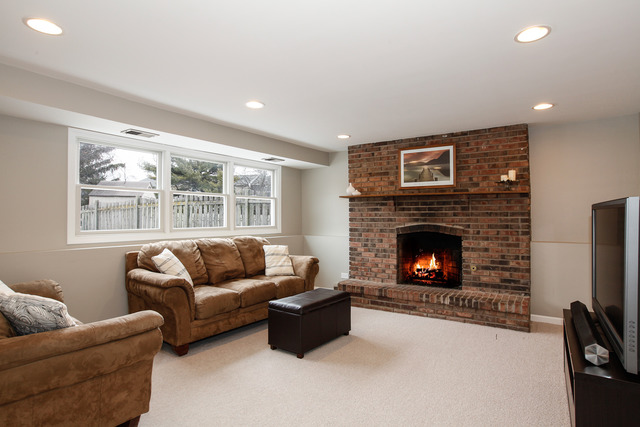 135 Exeter Ct, Roselle, IL 60172 photo 7
