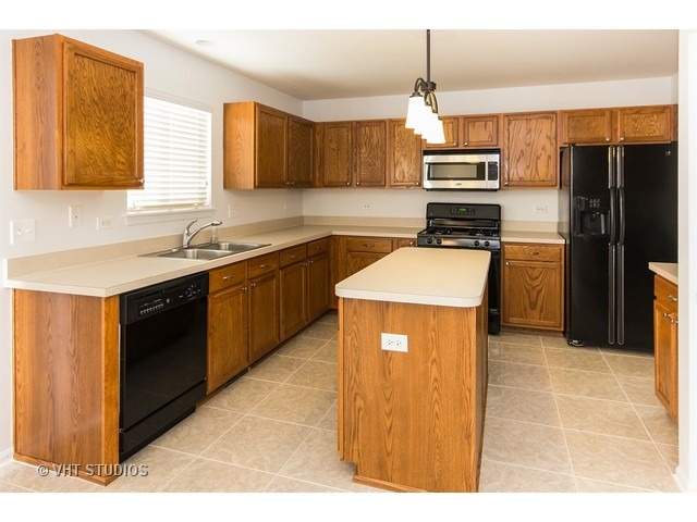 1572 Marigold Ln, Minooka, IL 60447 photo 3