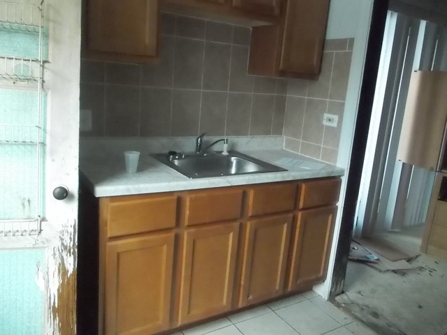 9183 S Burnside Ave, Chicago, IL 60619 photo 5