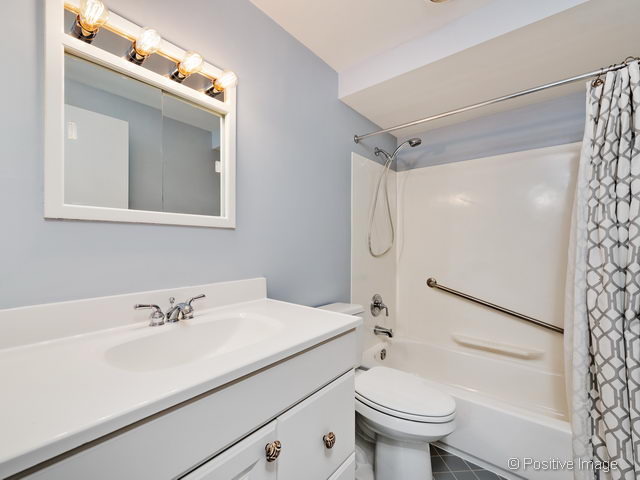 647 Spring Rd, Glenview, IL 60025 photo 16