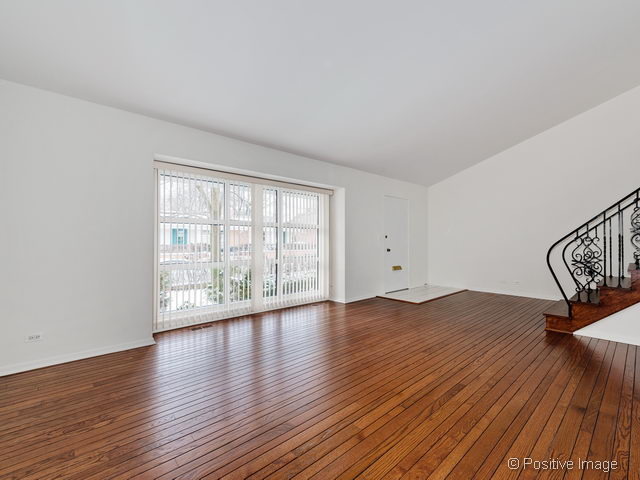 647 Spring Rd, Glenview, IL 60025 photo 4