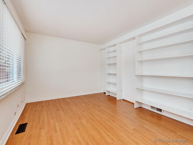 647 Spring Rd, Glenview, IL 60025 photo 8