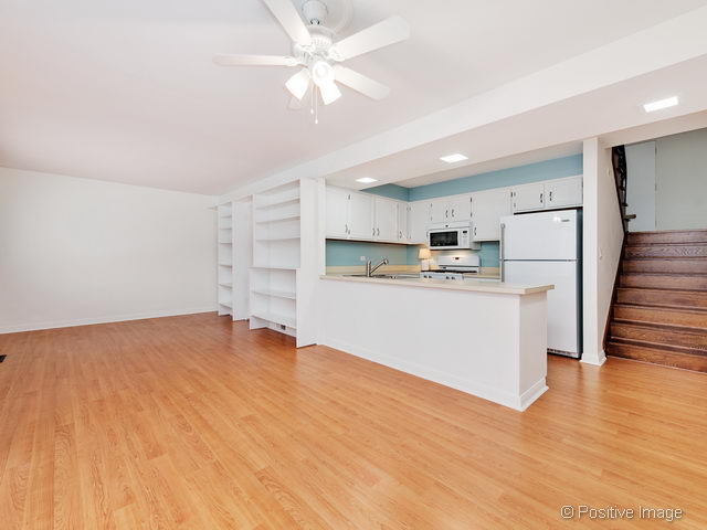 647 Spring Rd, Glenview, IL 60025 photo 12
